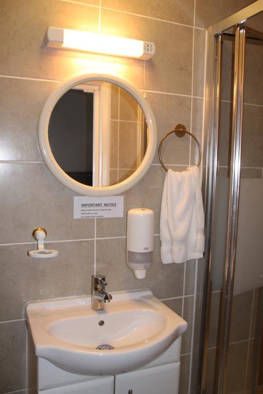 Holland Park Grove Hotel London Room photo